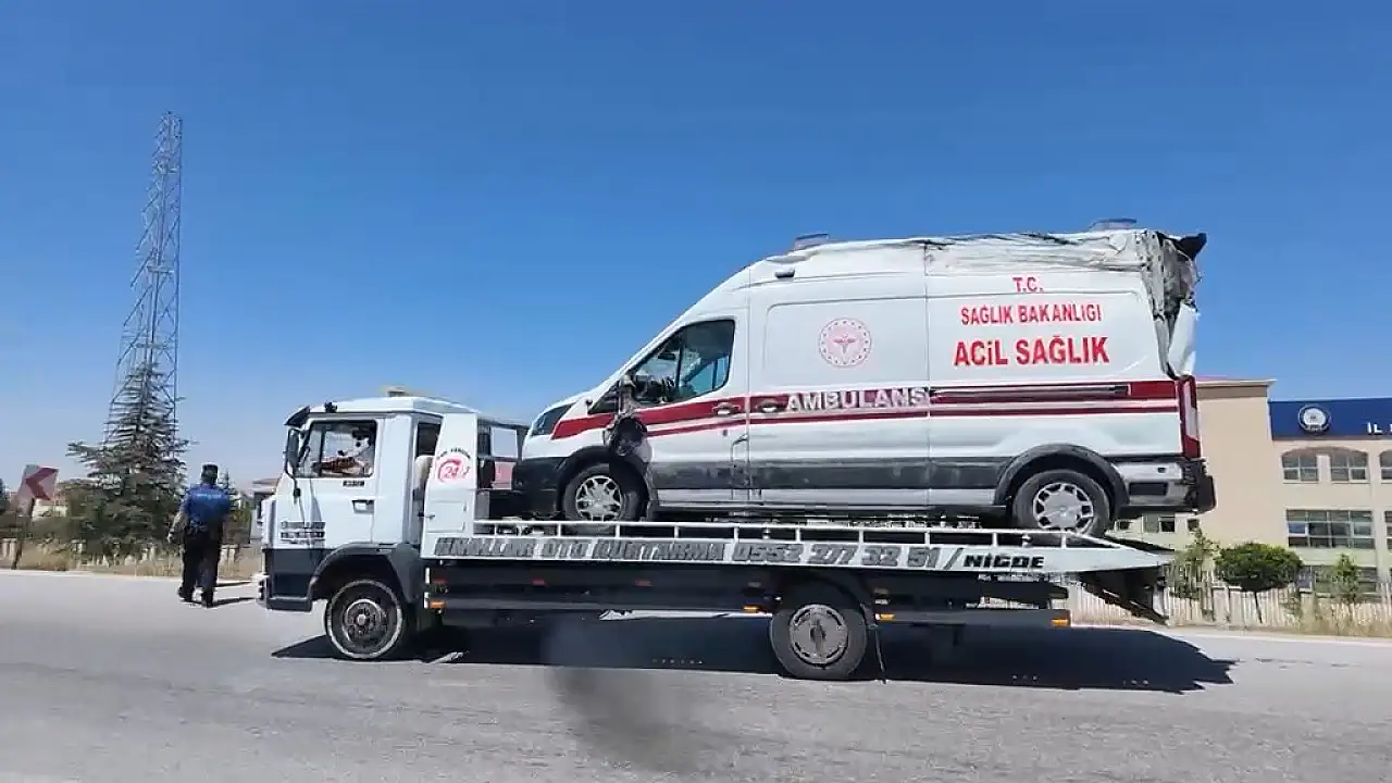 Yürekleri ağızlara getiren ambulans kazasından ilk görüntüler!