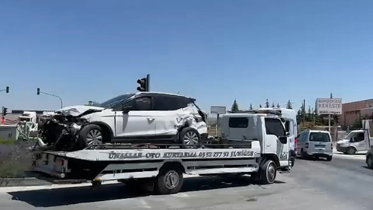 Yürekleri ağızlara getiren ambulans kazasından ilk görüntüler!