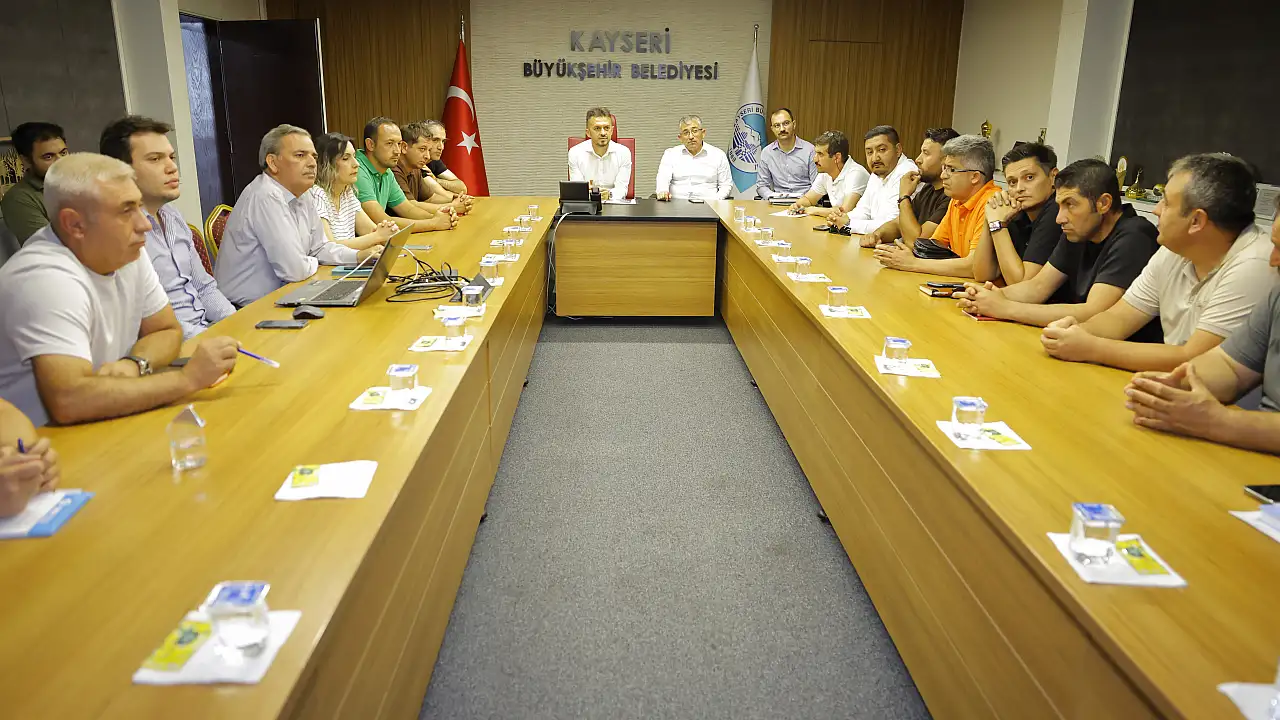 Büyükşehir'den ilçe belediyelerine yeni dijital sistem eğitimi