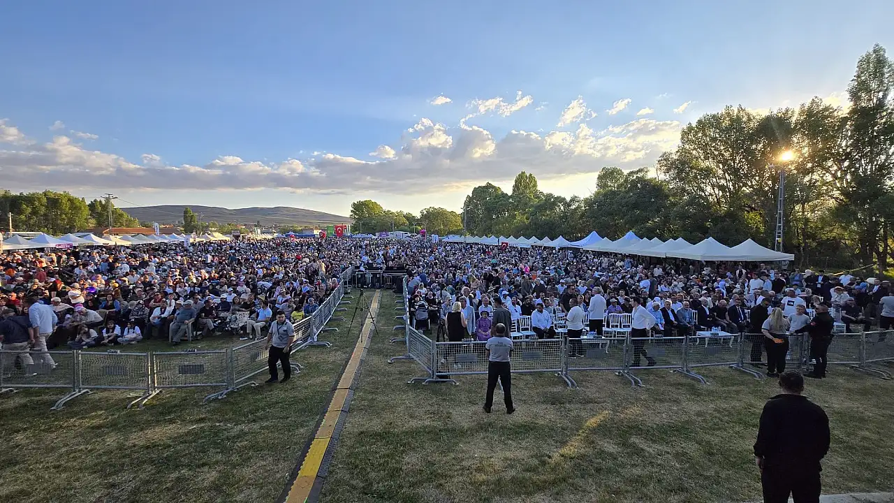 Kayseri'deki festivalde Murat Cahid Cıngı'dan mesaj