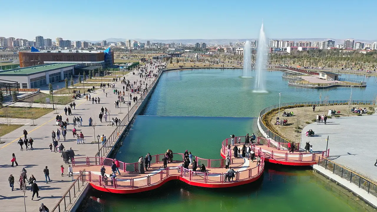 Kayseri'de her gün binlerce kişinin akın ettiği yerde içler acısı görüntüler!