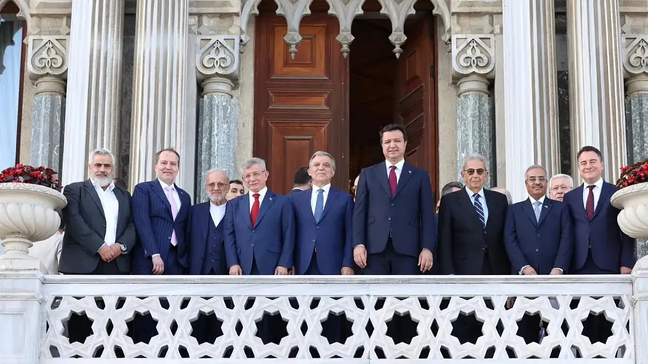 Kulisleri sallayan iddia! Abdullah Gül Erdoğan'a ne haberi gönderdi?