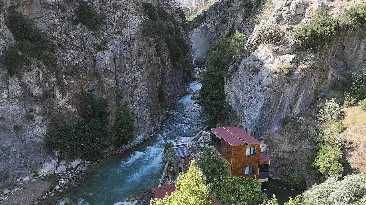 Kayseri'de ata topraklarını terk etmediler: Çareyi turizmde buldular