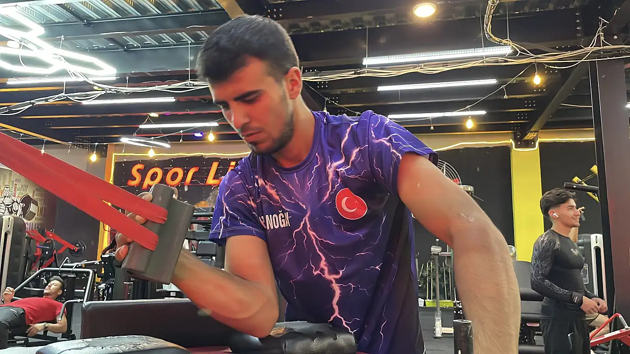 Gündüz merada, akşam spor salonunda: Kayserili çobanın dünya şampiyonluğu hedefi