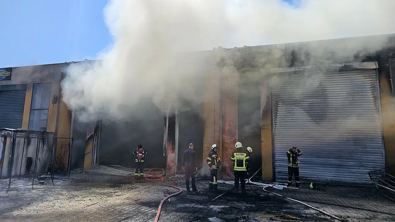 Flaş! Kayseri'de fabrika yangını