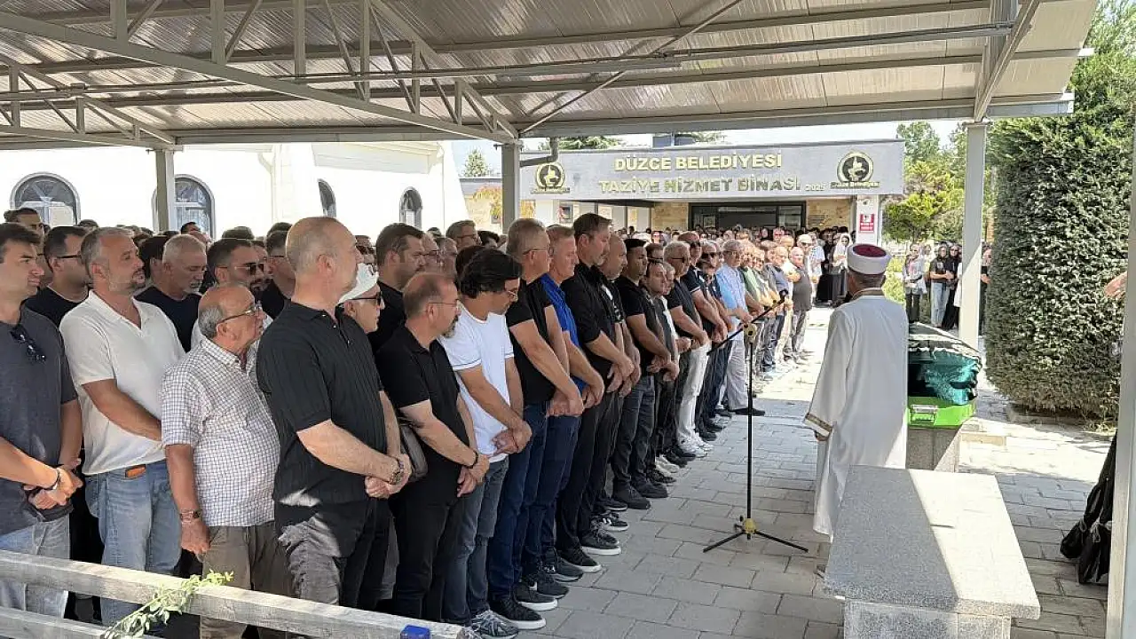 Düzce'de sevilen doktora son görev Kayseri'den geldi