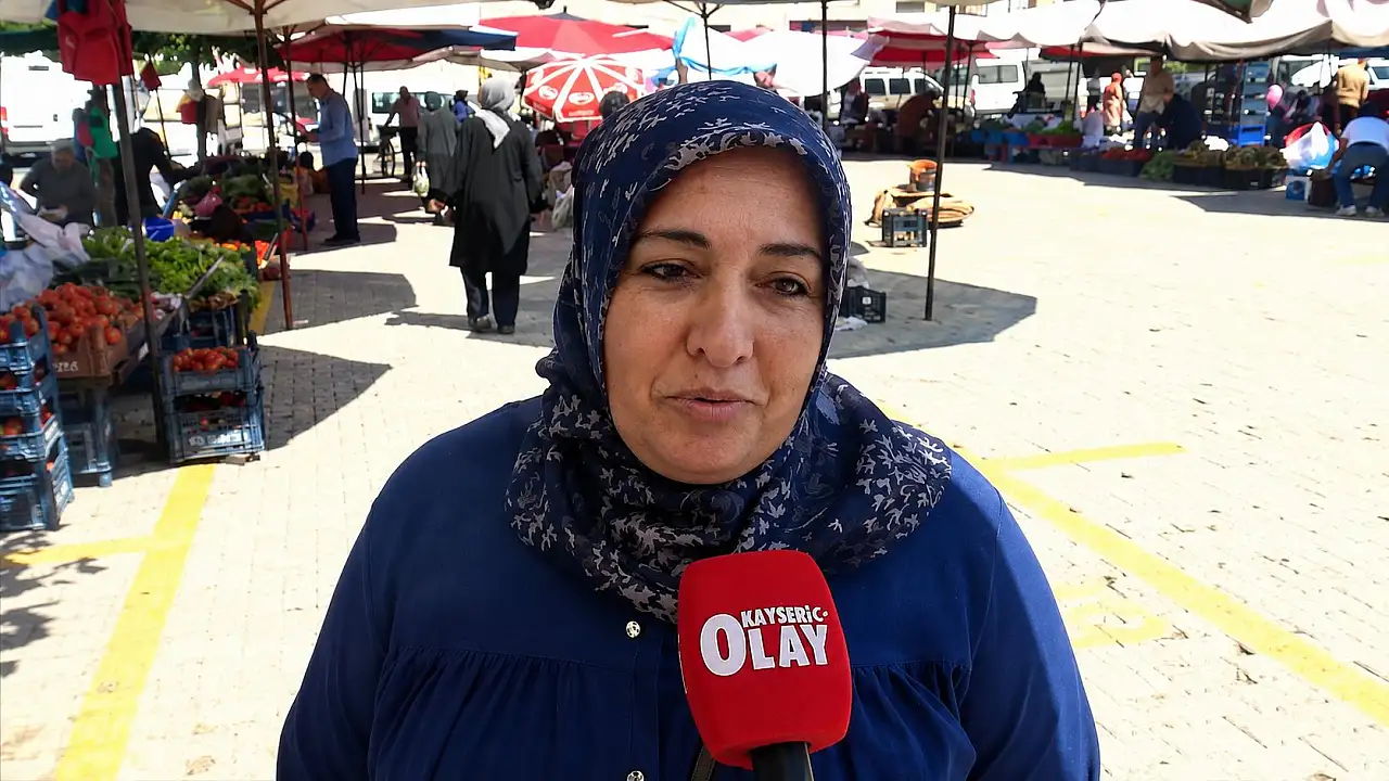 Köylü Pazarı'ında köylü satıcı yok!