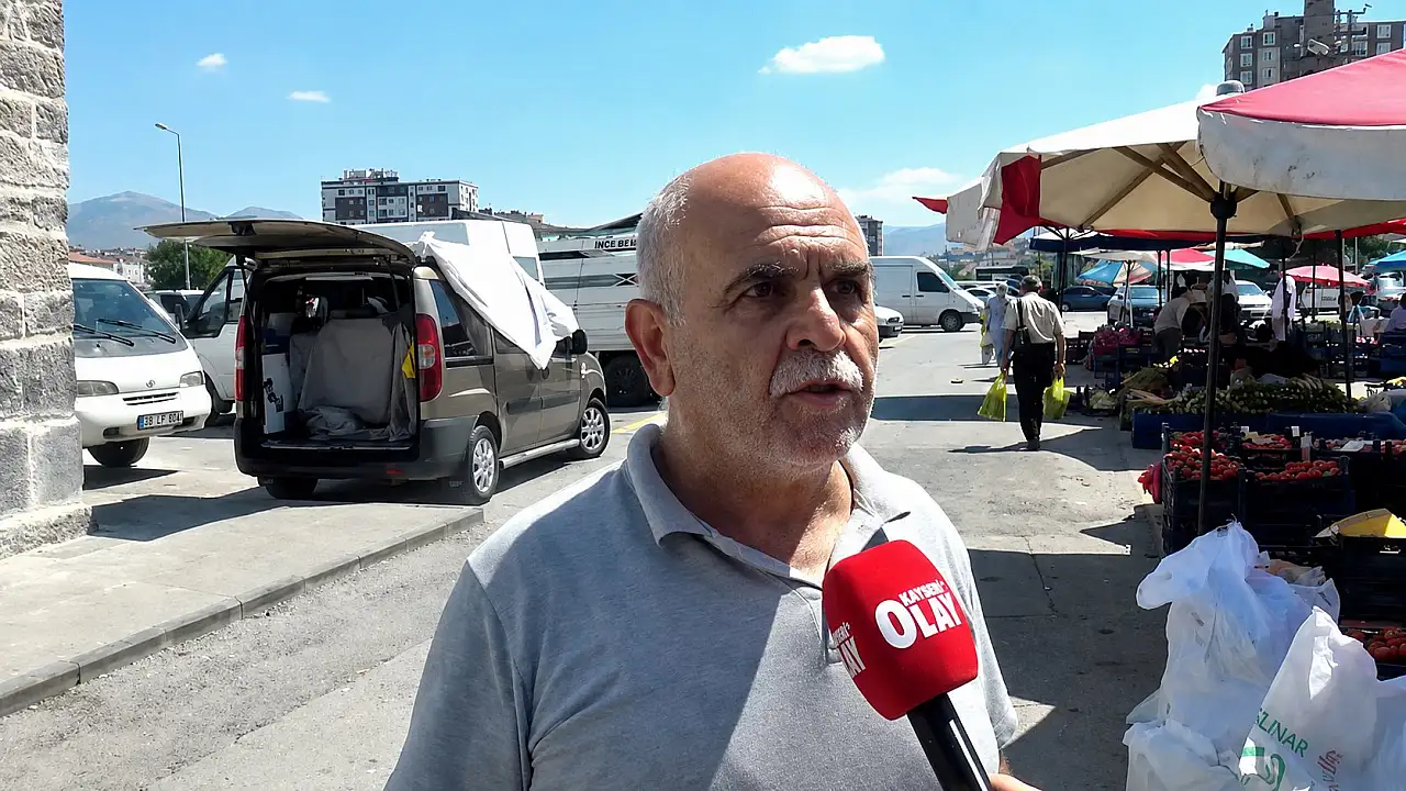 Köylü Pazarı'ında köylü satıcı yok!