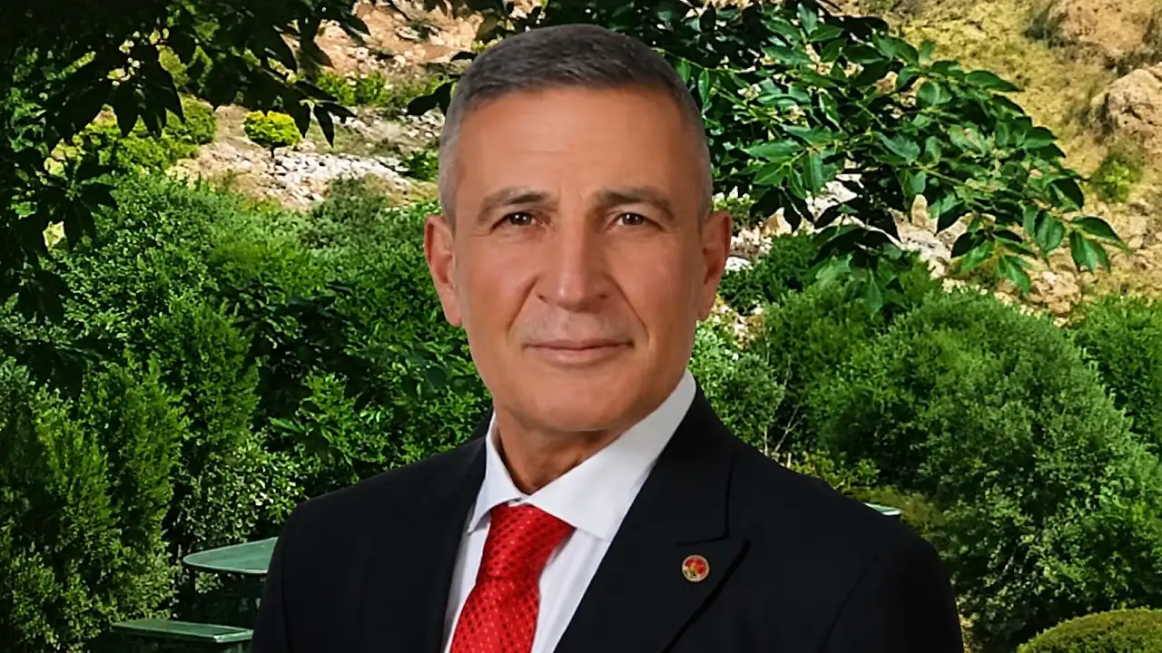 Kayseri'de bir belediye başkanı daha partisinden istifa etti!