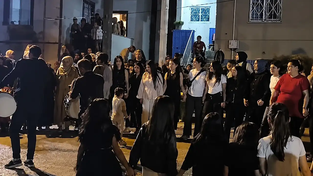 Düğün salonları cep yakıyor: Kayserililer çözümü mahallede buluyor
