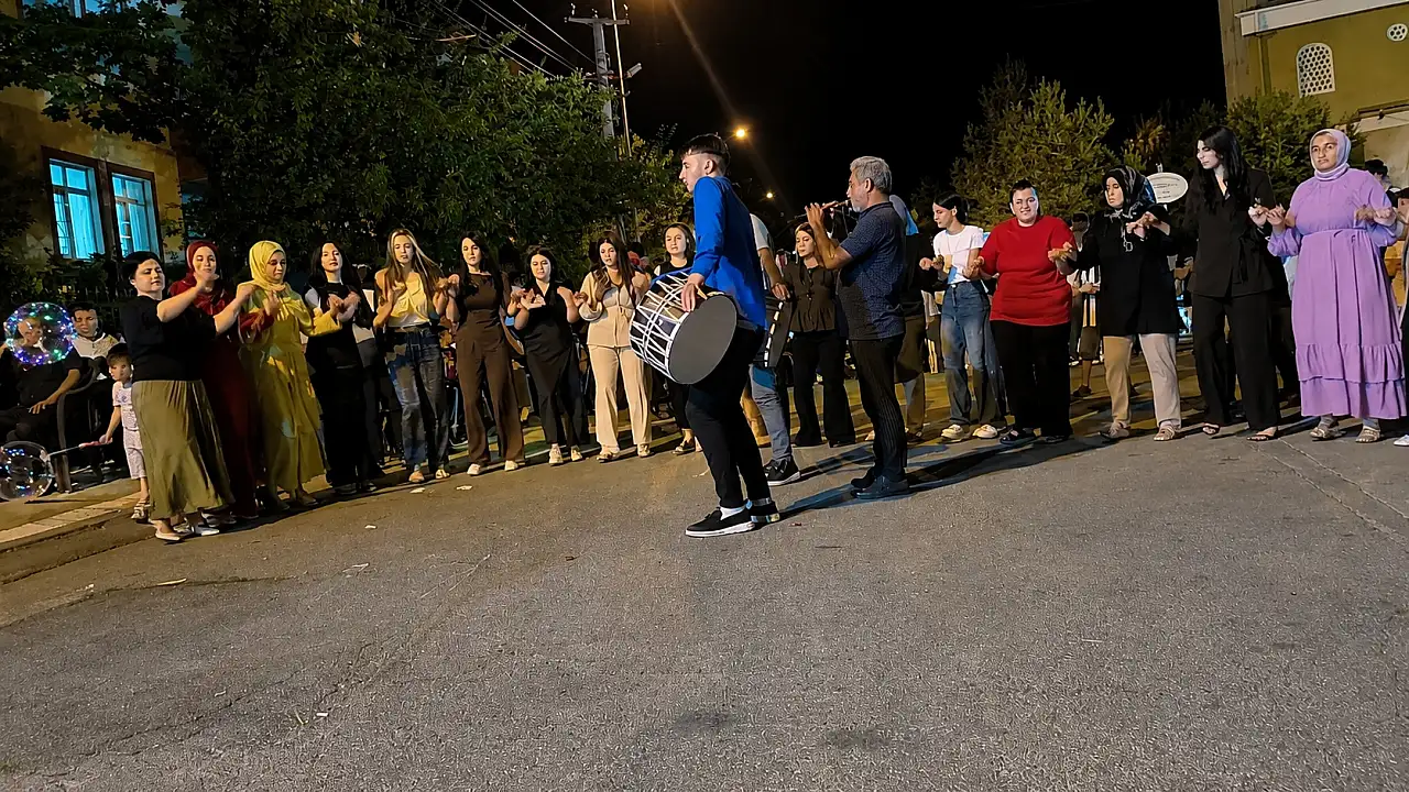 Düğün salonları cep yakıyor: Kayserililer çözümü mahallede buluyor