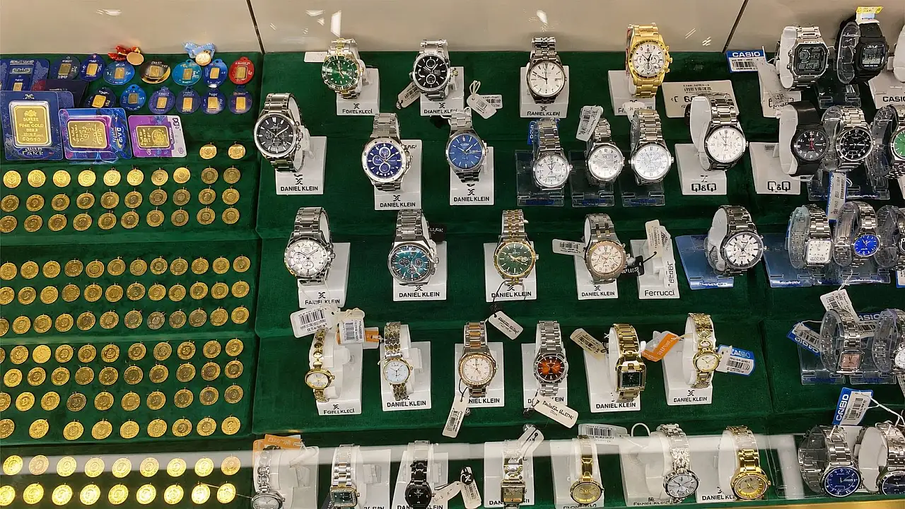 15 metrelik dükkânda 35 yıl! Kayserili saatçinin meslek hikâyesi