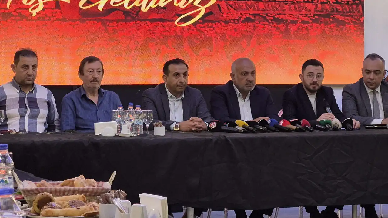 Kayserispor'un genç kalecisi İngiltere'ye gidiyor! Ali Çamlı'dan açıklama