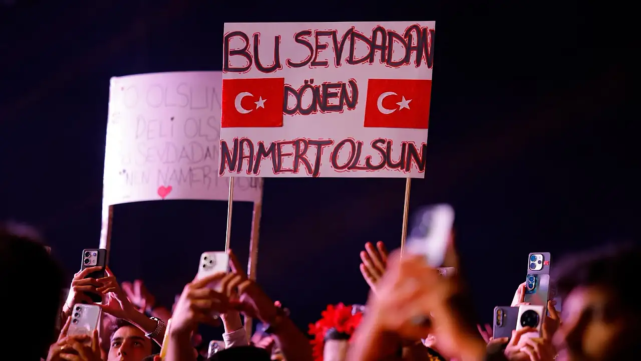 Kayseri'de Ahmet Şafak rüzgârı: Önce ziyaret, sonra konser