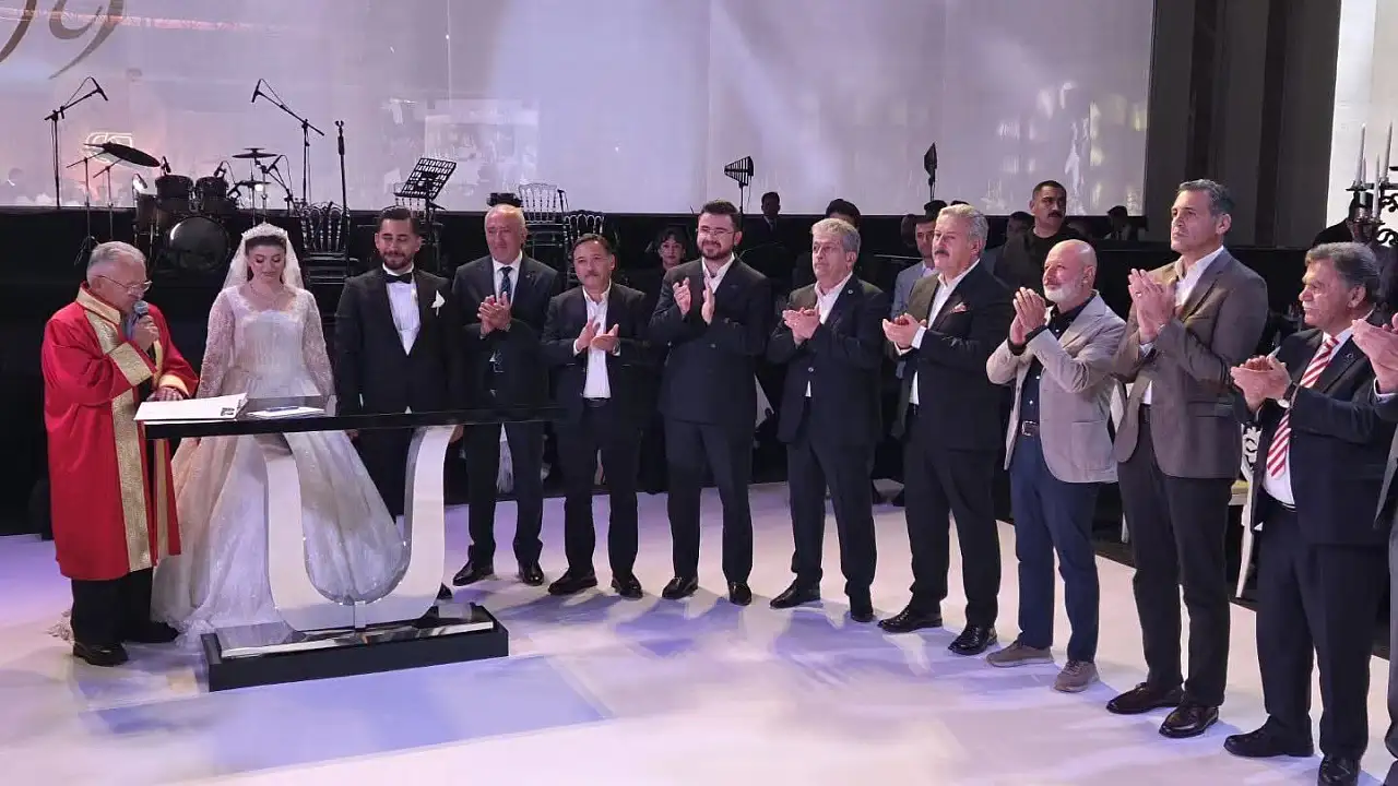 Kayseri'de protokolü düğünde buluştu! Başkan'ın oğlu evlendi