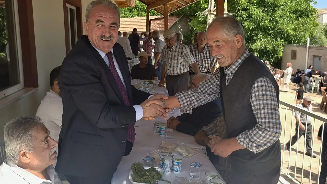 Kayseri'de şenlik coşkusu! Pilav ve üzüm ikram edildi