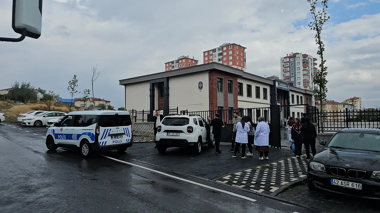 Kayseri'de yürekleri ağıza getiren olay: Okula silah doğrulttu!