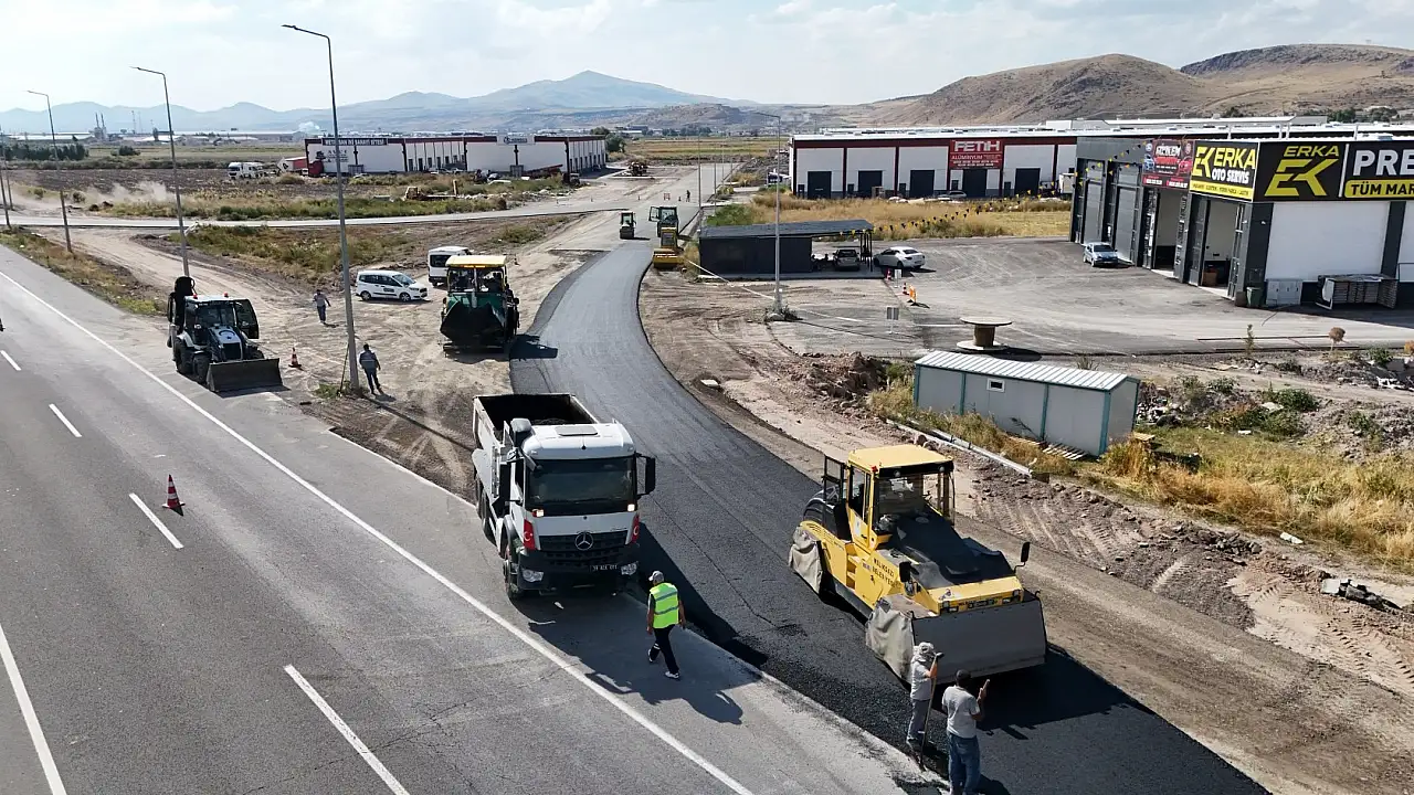 Melikgazi'de sanayi sitesine 2 kilometrelik sıcak asfalt yatırımı