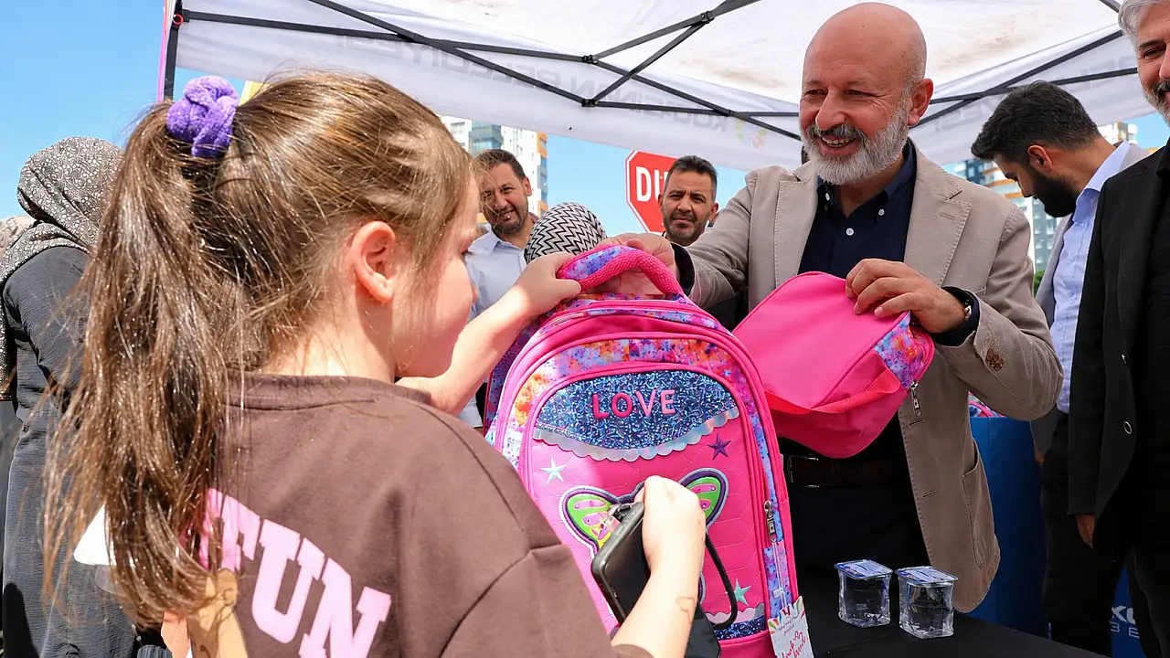 Okul telaşı yaşayan ailelere Kocasinan'dan Dost Eli