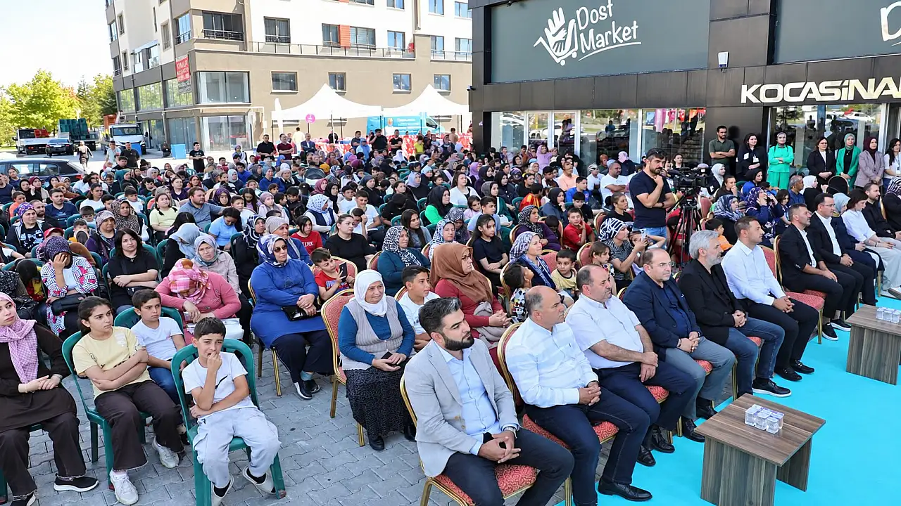 Okul telaşı yaşayan ailelere Kocasinan'dan Dost Eli