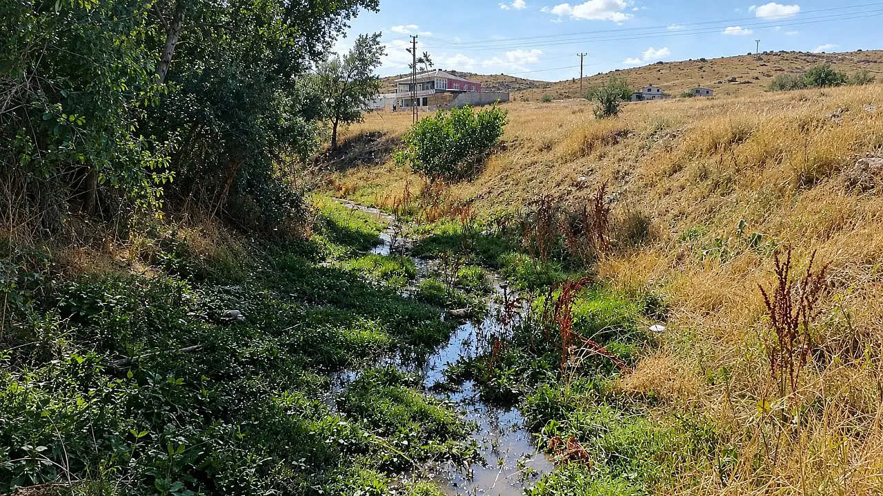 Kayseri'de içme suyu kuyusunun yanı başında kanalizasyon iddiası