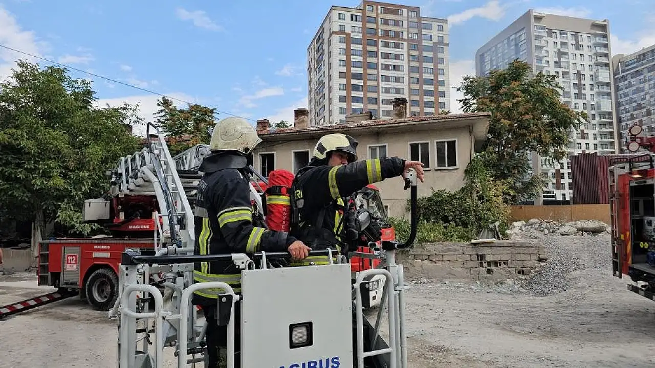 Kayseri'de mahalleyi hareketlendiren yangın: Ekipler sevk edildi