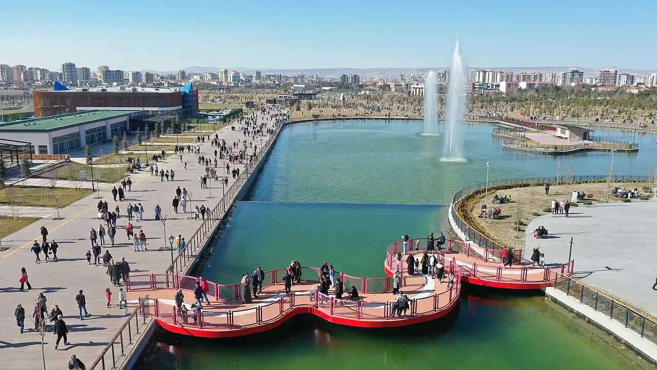 Kayseri'deki Millet Bahçesi'nde Yeşil bayrak hareketliliği
