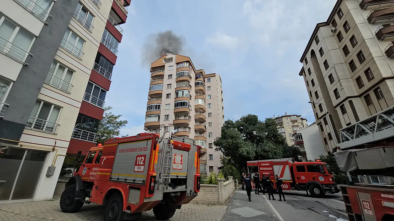 Kayseri'de 9 katlı binada alevler yükseldi!