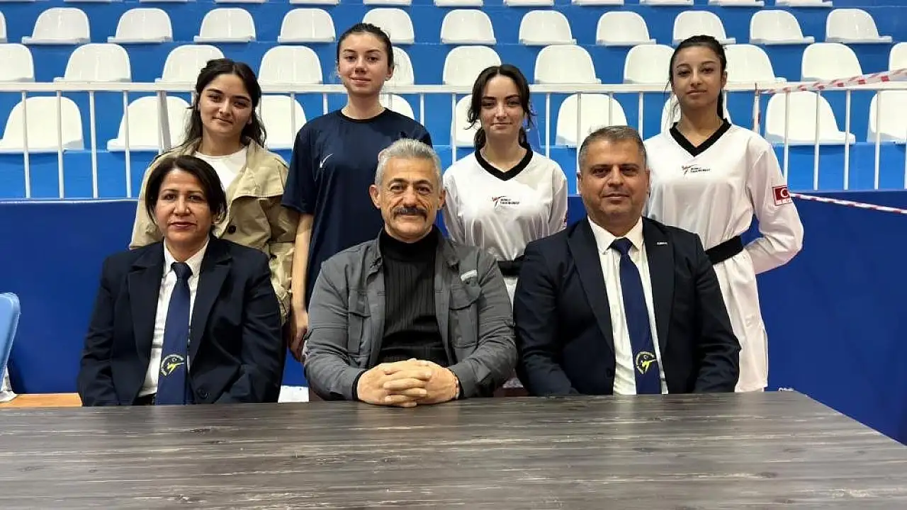 Kayseri'de genç taekwondocular ter döktü!