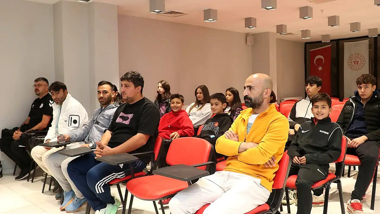 Kayseri'de kayak ve snowboard sporcuları yeni sezona hazırlanıyor