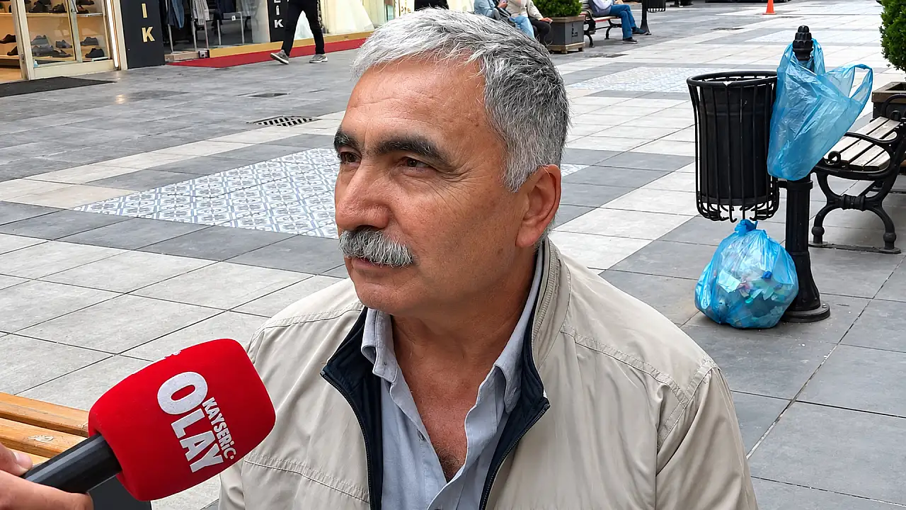 Kayseri'de aynı apartmanda kış başka yaşanıyor: Biri cam açıyor, biri battaniyeyle oturuyor
