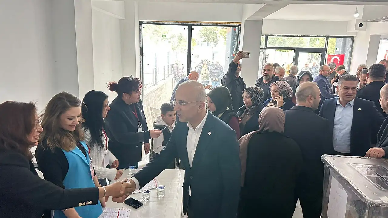 YENİ Parti'de sandık hareketliliği! Aşkın Genç'ten üyelere çağrı