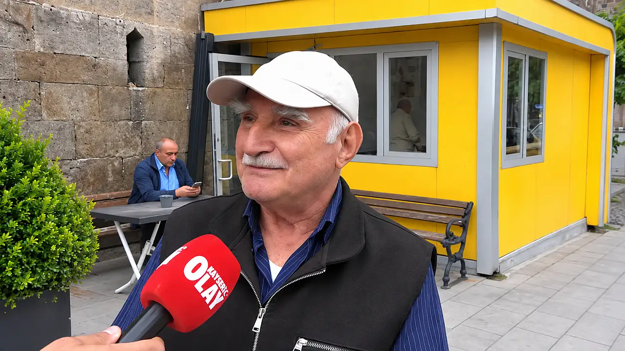 Kayseri'de aynı apartmanda kış başka yaşanıyor: Biri cam açıyor, biri battaniyeyle oturuyor