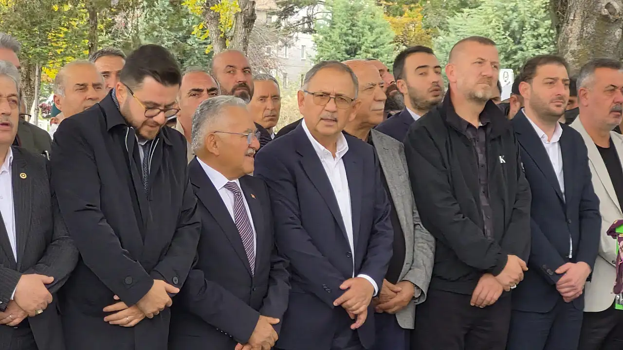 Kayserili gazetecinin annesi son yolculuğuna uğurlandı!