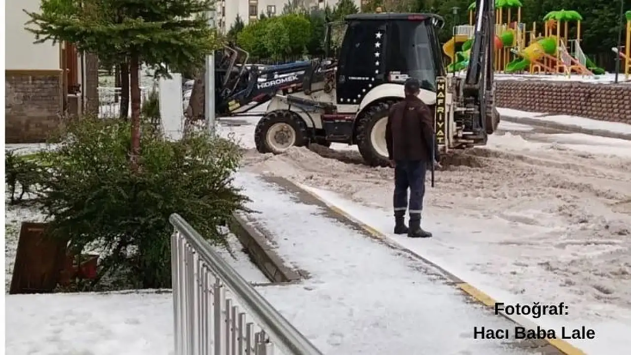 Kayseri'yi dolu vurdu, tarım alanları zarar gördü