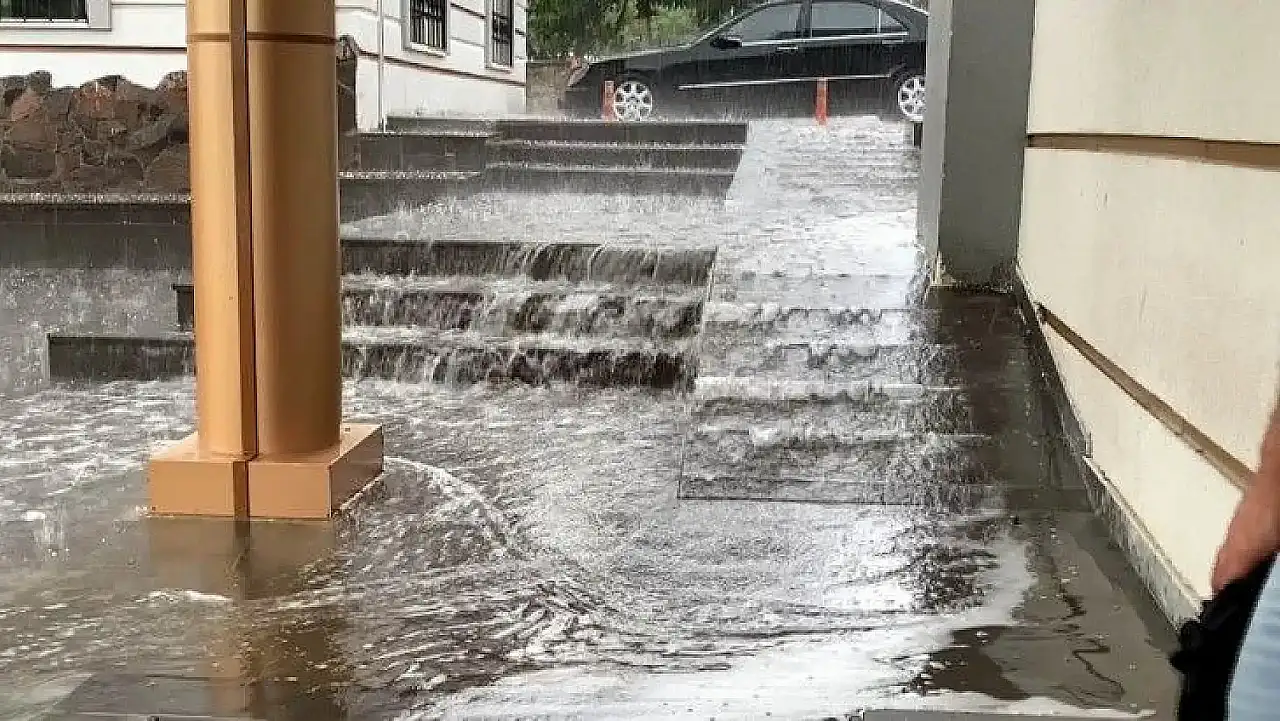 Kayseri'de 6 ilçe için kritik uyarı! Meteoroloji'den sağanak alarmı