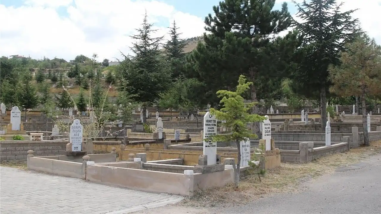 Kayserili eski Vekil acı haberi verdi! Bugün defnedilecek