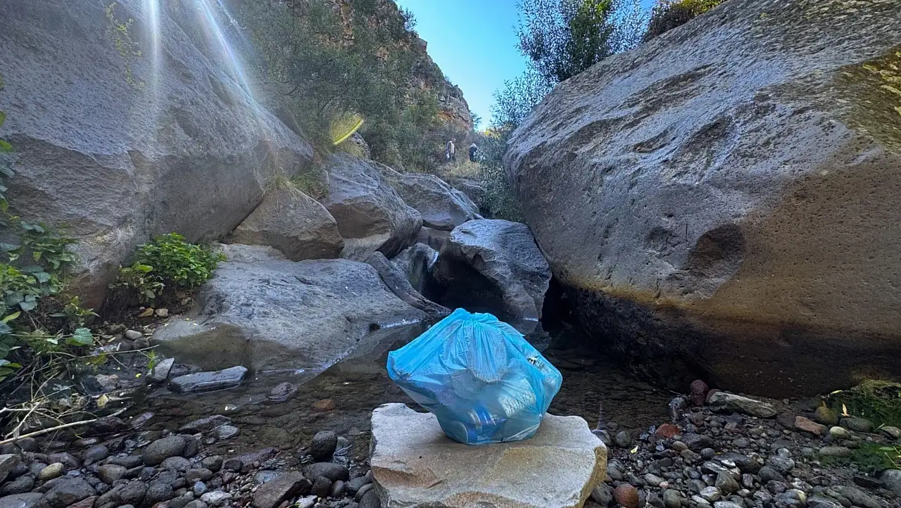 Kayseri'de doğaya nefes oldular! Kırlangıç Vadisi'nde 500 kilo çöp toplandı