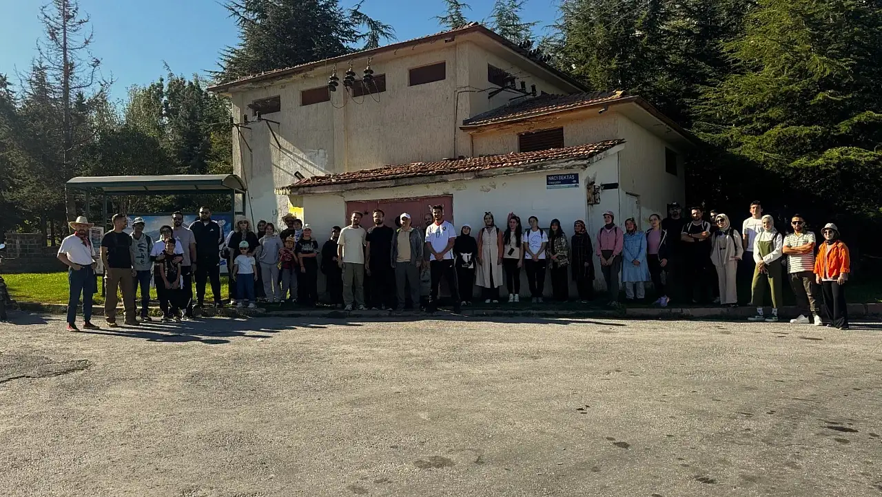 Kayseri'de doğaya nefes oldular! Kırlangıç Vadisi'nde 500 kilo çöp toplandı
