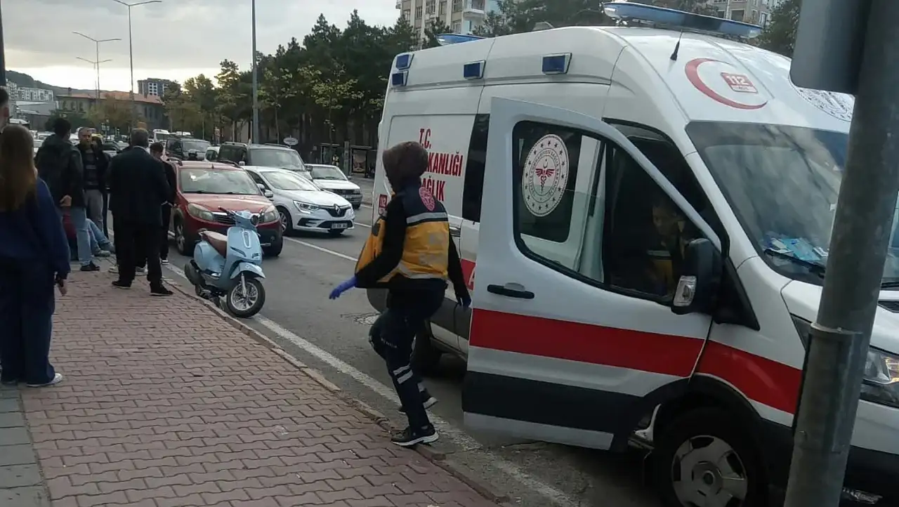 Kayseri'de kaza: Motosikletli genç yaralandı