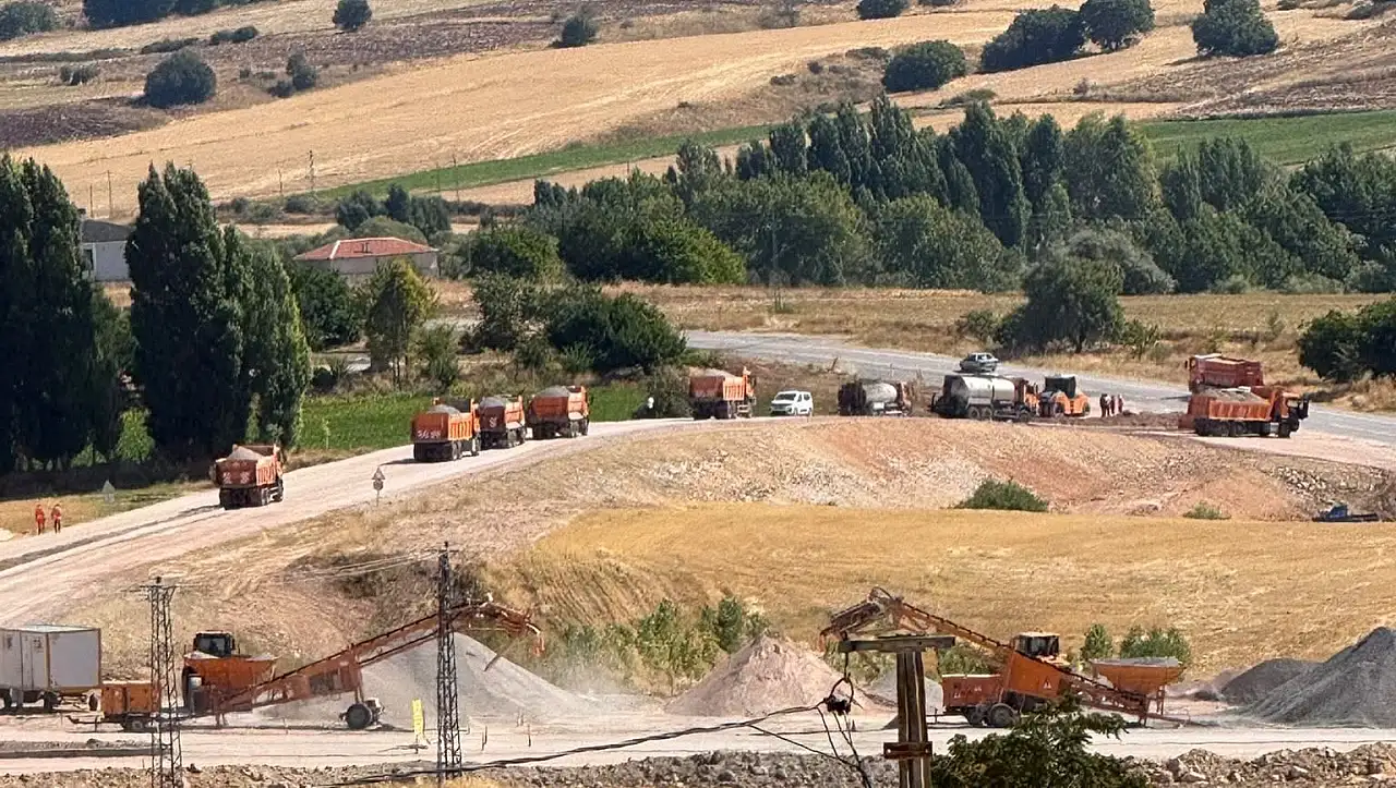 Kayseri'de yılan hikayesine dönen yolla ilgili tarih verildi!