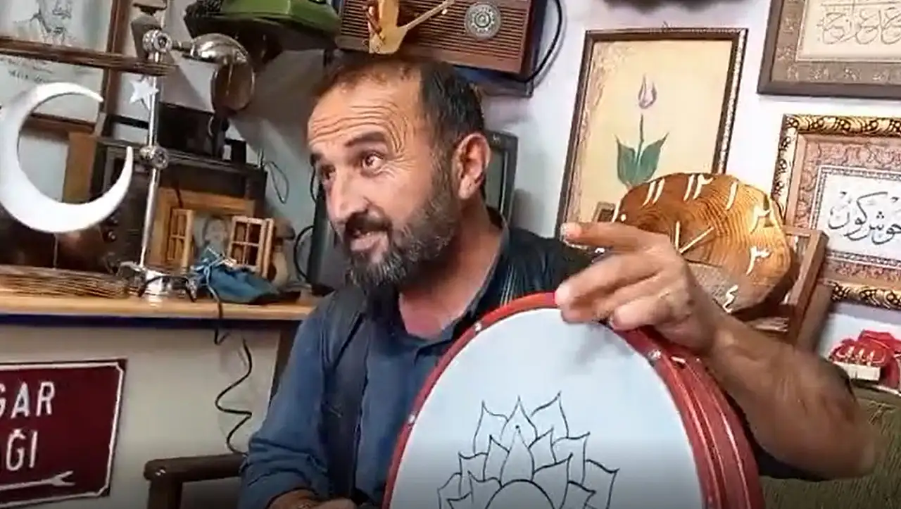 Develi'de muhtarlık yapan Tayfur Şafak'ın sıra dışı tutkusu