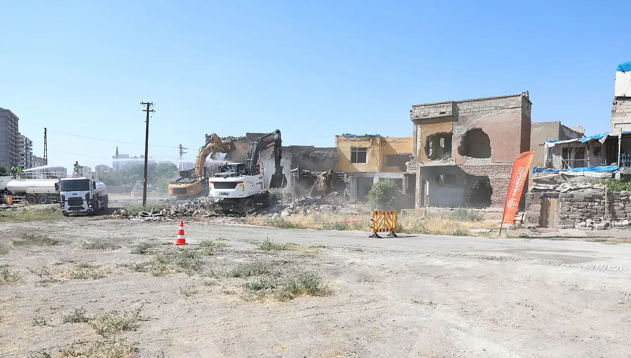 Melikgazi'de 2 bin 523 bina yıkıldı