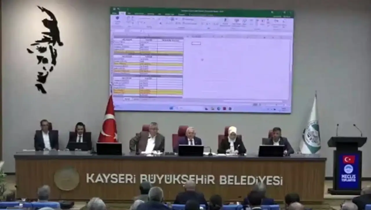 AK Partili isimden CHP ve YENİ Parti'ye: Elma gibi ikiye bölündüler, bizim de işimize geldi!