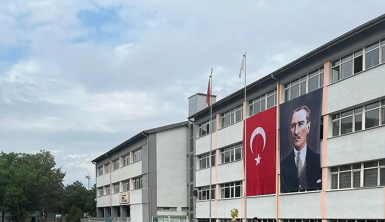 Kayseri'de bulunan tarihi okul YKS'ye damgasını vurdu!