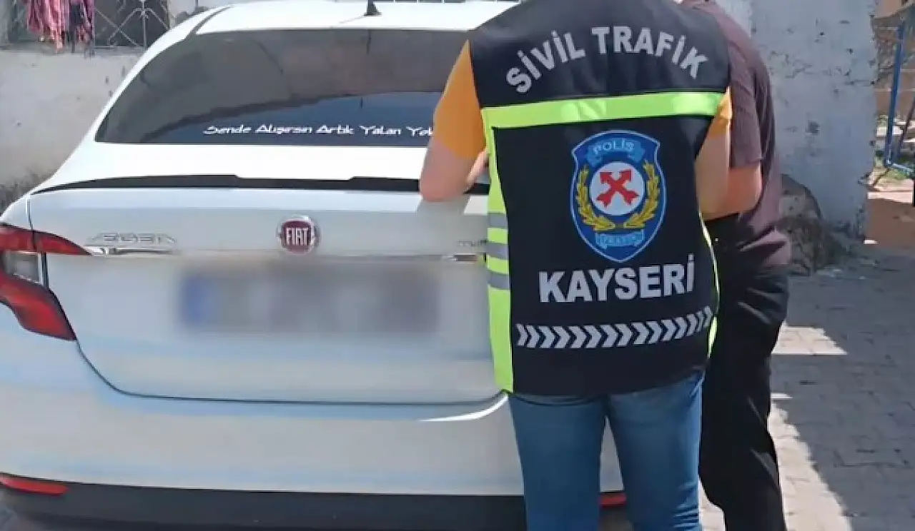 Kayseri'de yüzlerce sürücüye ceza! Arabalar men edildi, sürücü belgeleri alındı