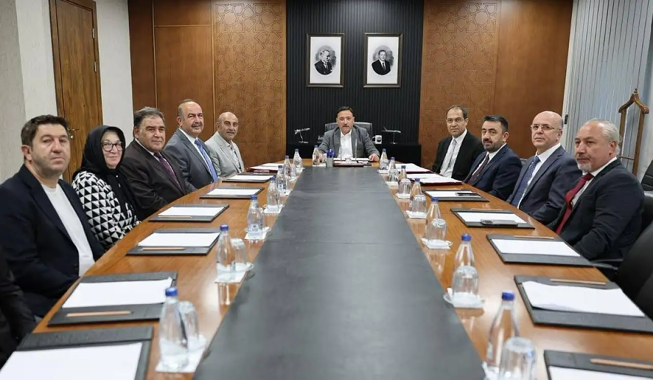 Binlerce sağlık çalışanının beklediği haber geldi