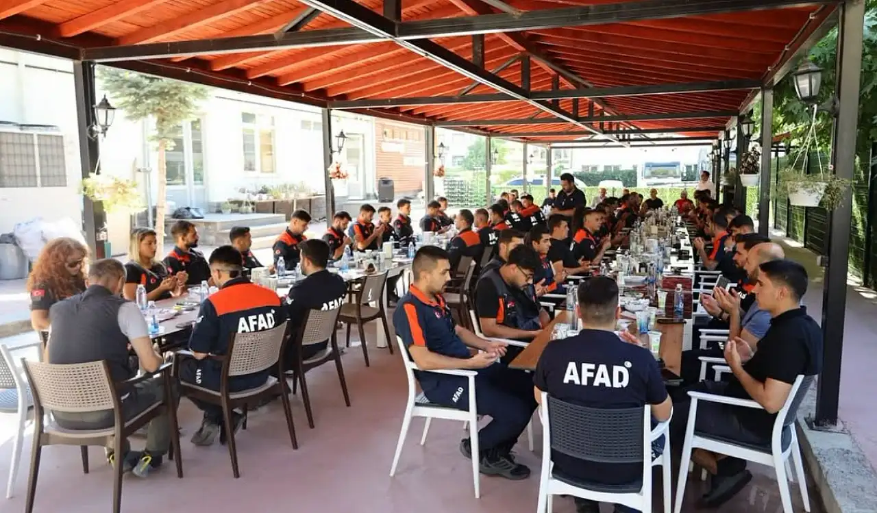 Türkiye'nin farklı illerinden 80 arama-kurtarma personeli Kayseri'ye geldi