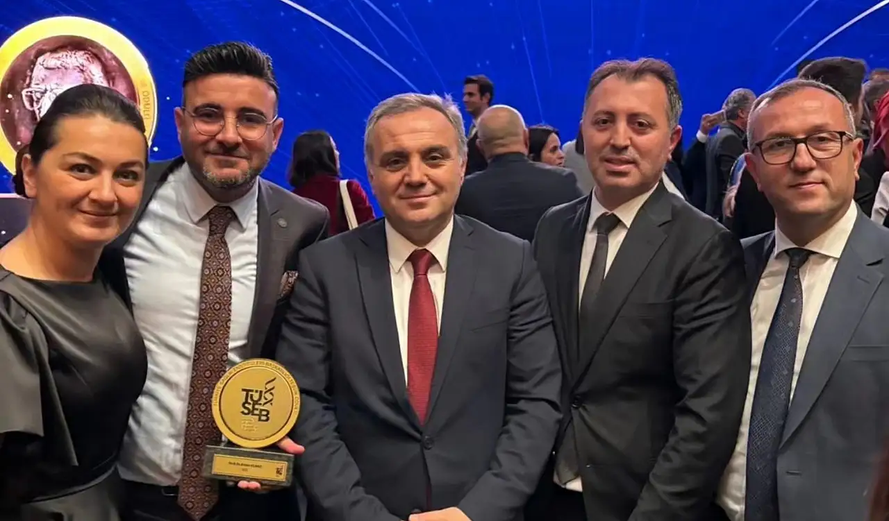 ERÜ bilim gururu: Prof. Yılmaz TÜSEB-Teşvik Ödülü'nü Cumhurbaşkanı'ndan aldı!