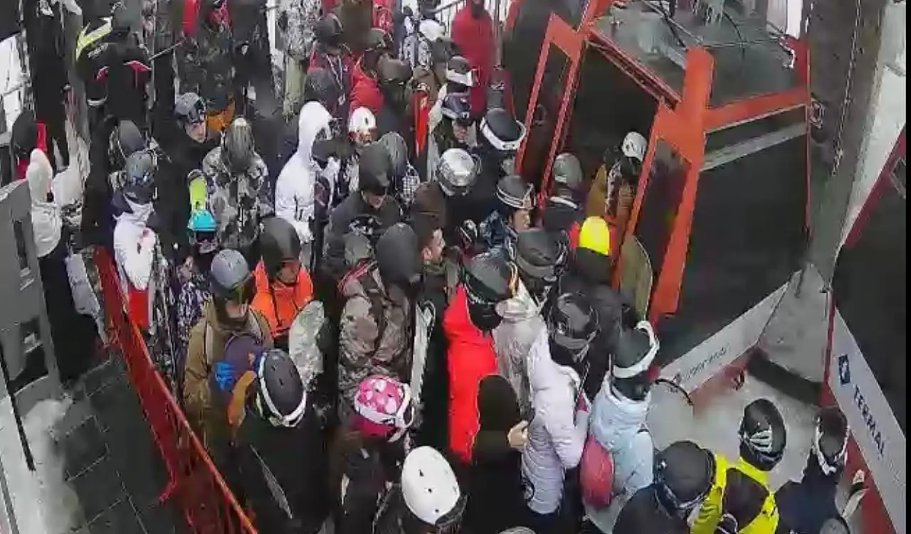 Kayseri'de sis ve kuvvetli rüzgar onları durduramadı! Akın akın gittiler